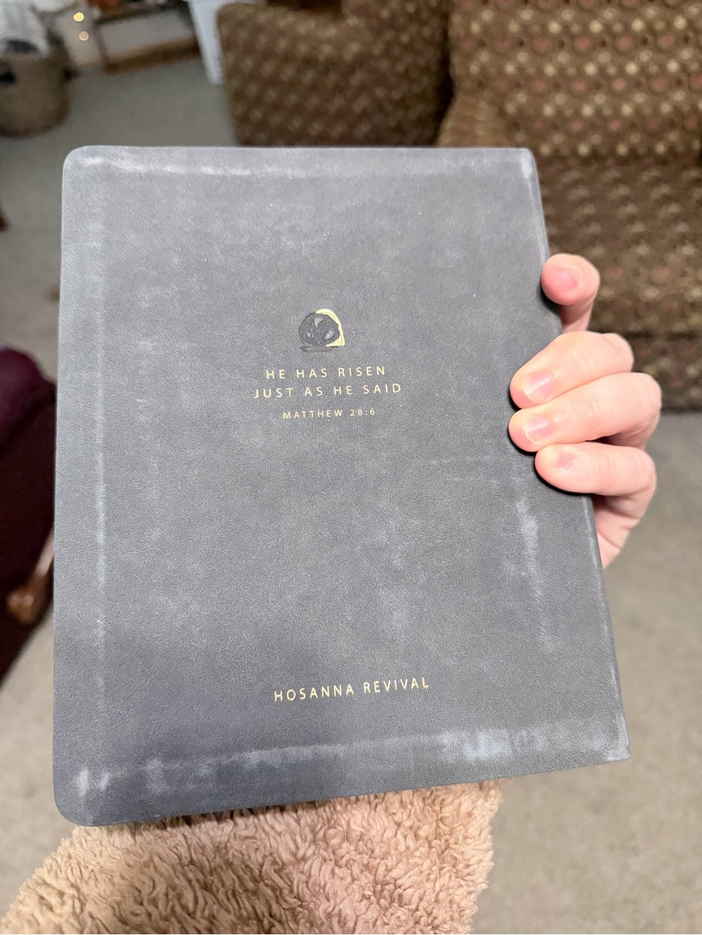 hosanna revival bible - csb - wear on covers but bible is brand new - Picture 2 of 2